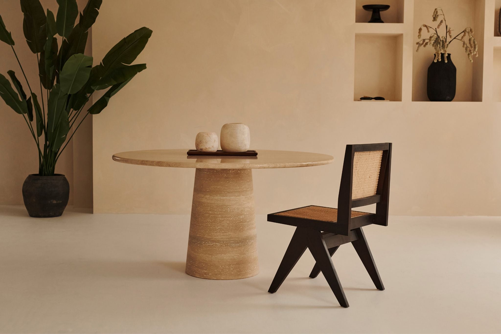 FLOW round dining table - Travertine (Travertine cylinder)