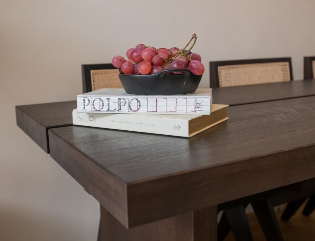 Rectangular KANJI dining table in natural oak with a 160cm length and 4cm thickness, featuring a modern wooden design.