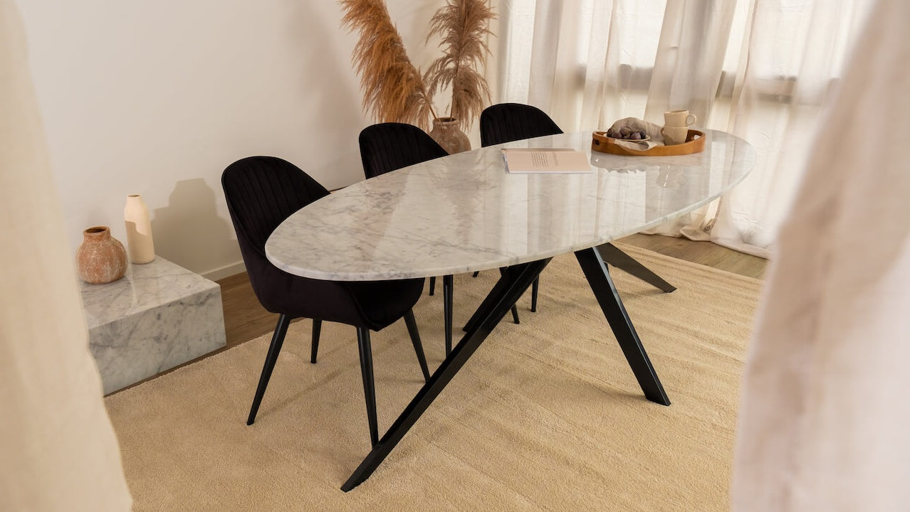 Oval marble dining table with Bianco Carrara white marble top and arch metal frame, glossy finish, 160x90 cm size.
