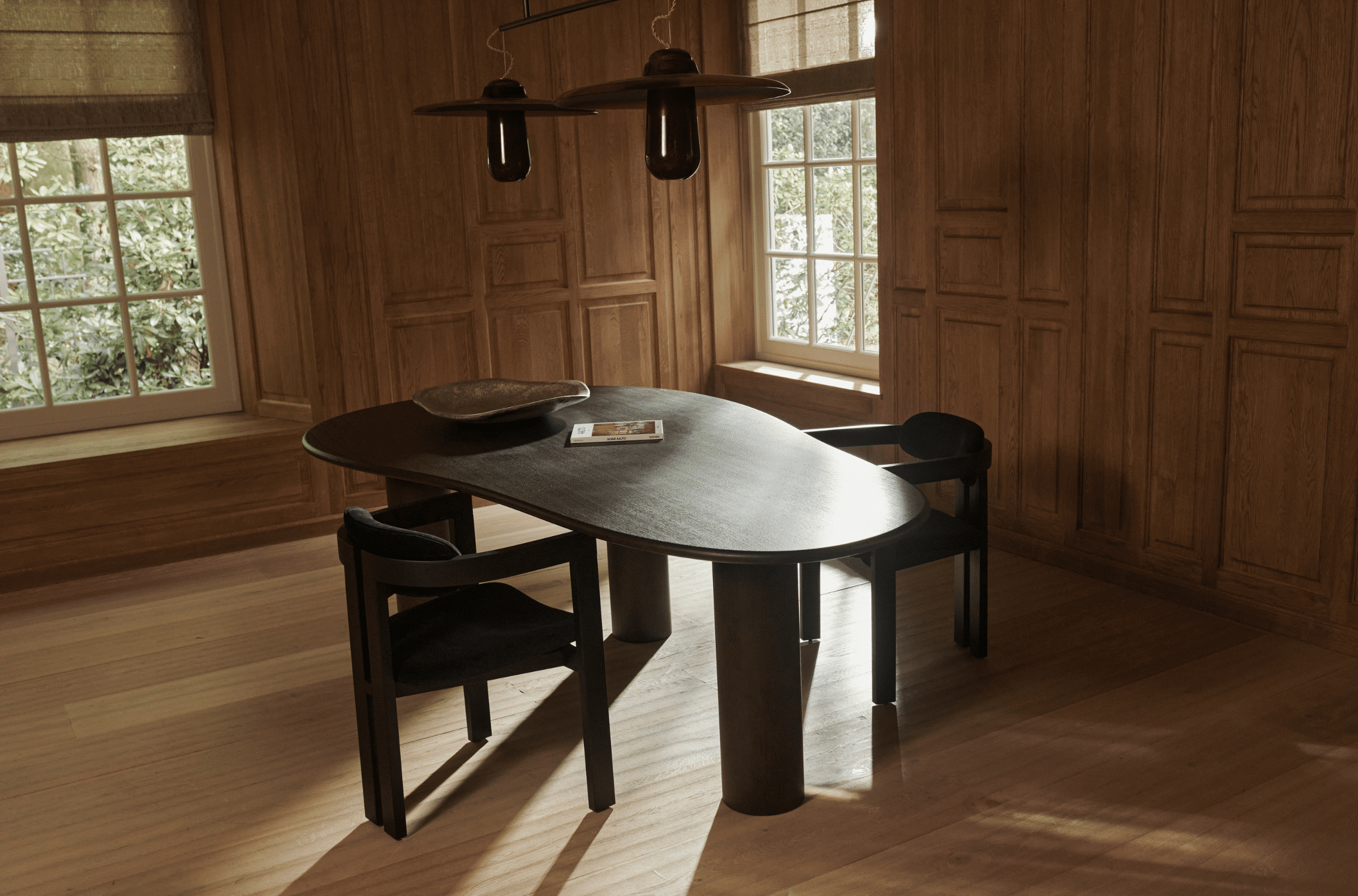 Freeform dining table in smoked oak wood with a sleek, modern design, measuring 200 cm, from the FRANKY collection.