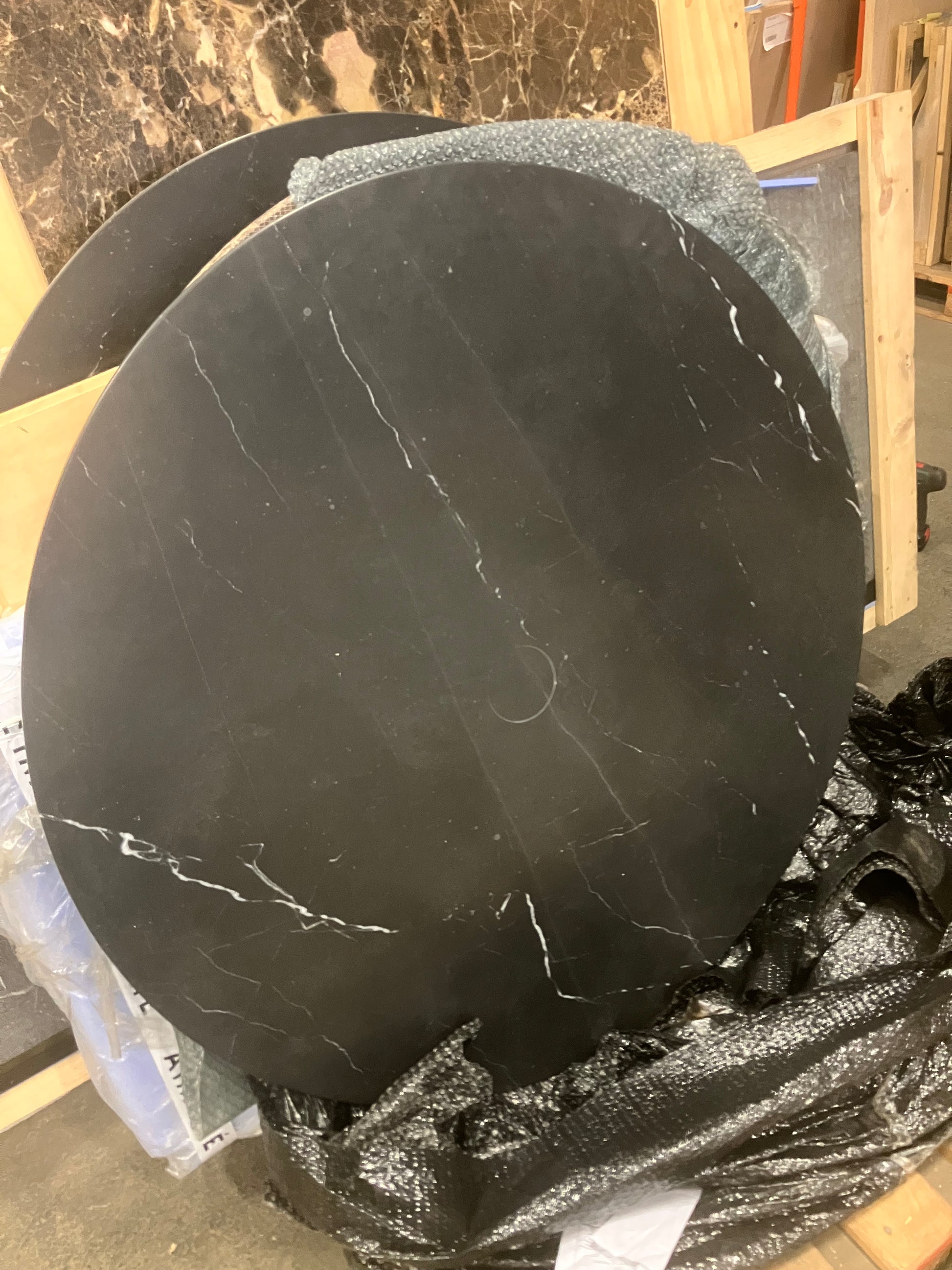 KIYO round dining table with Nero Marquina black marble top, matte finish, 110 cm diameter, by My Store.