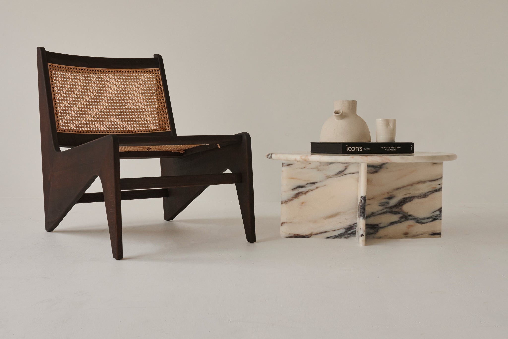 Amarante Lou coffee table by My Store, featuring a sleek round design with a dark wood finish and modern style.