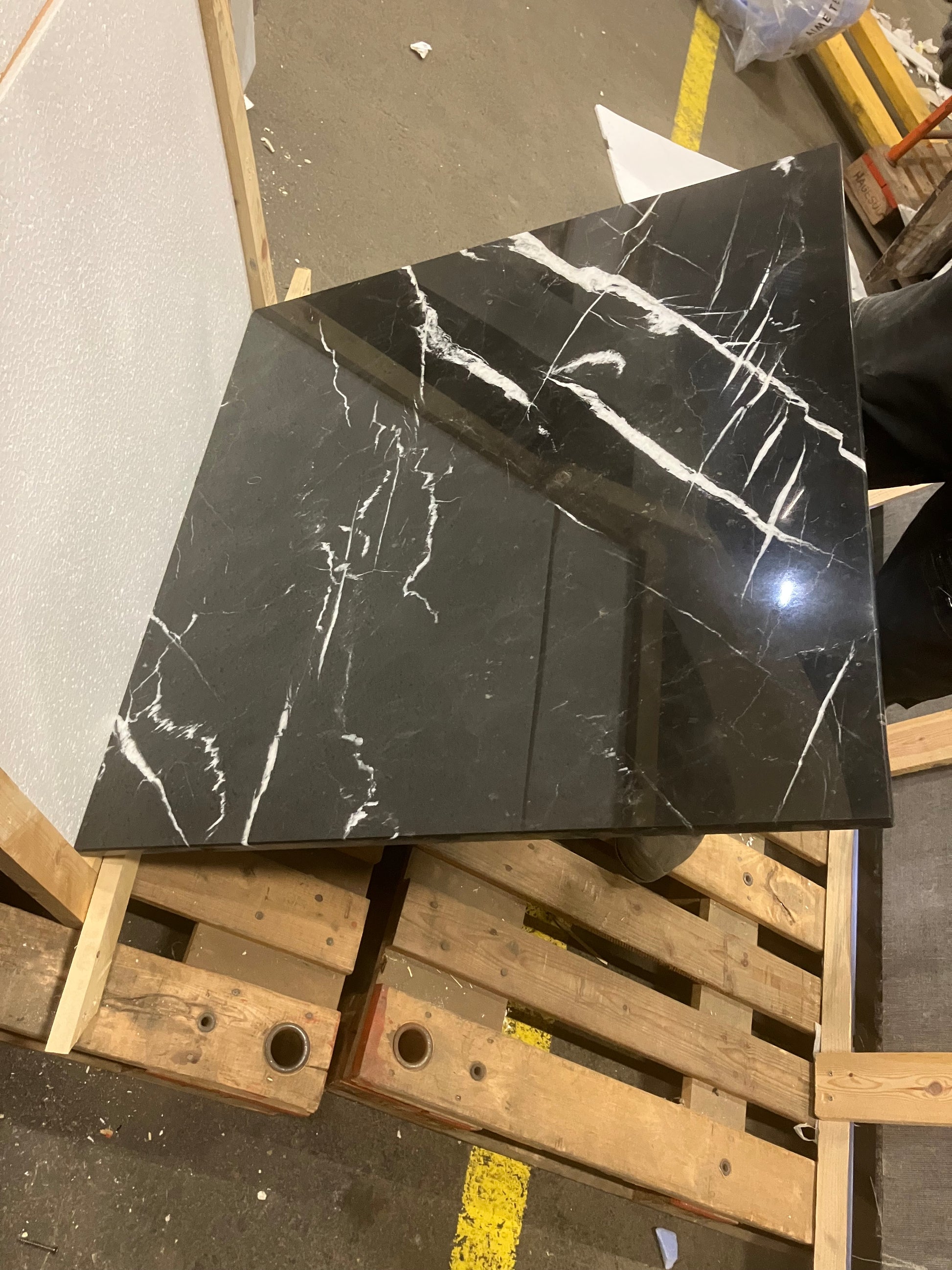 Square Marble Coffee Table – Nero Marquina black (Outlet 80×80 #104)