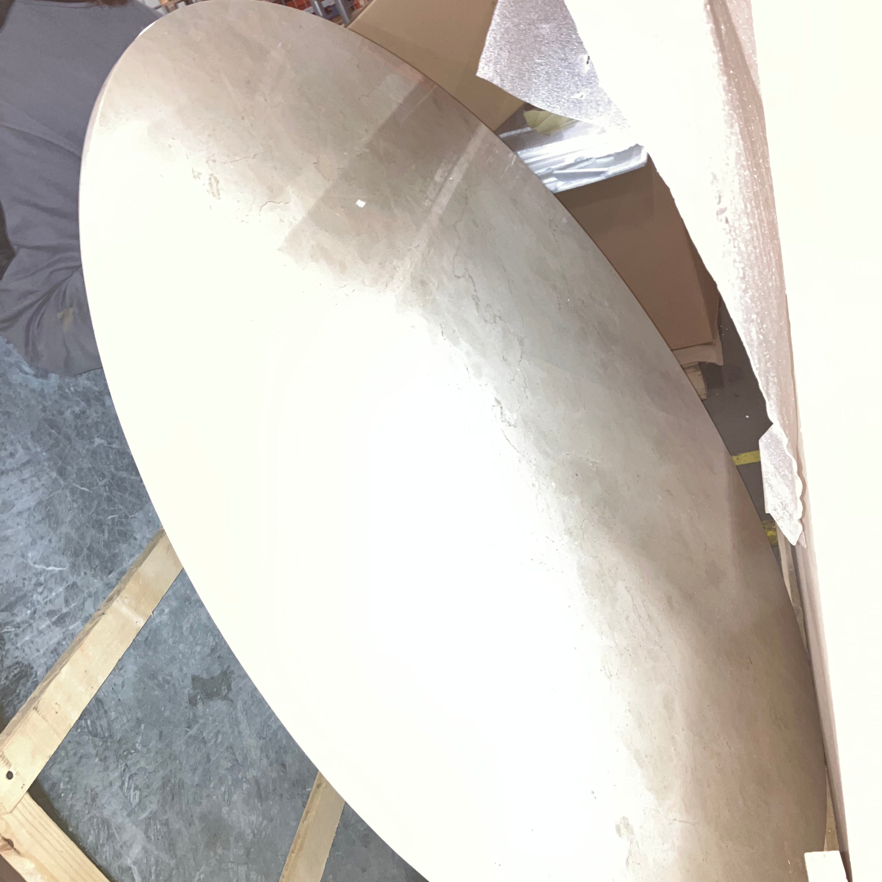 KIYO round dining table - Crema Marfil beige marble (black center-leg) (Outlet Ø 140 cm)