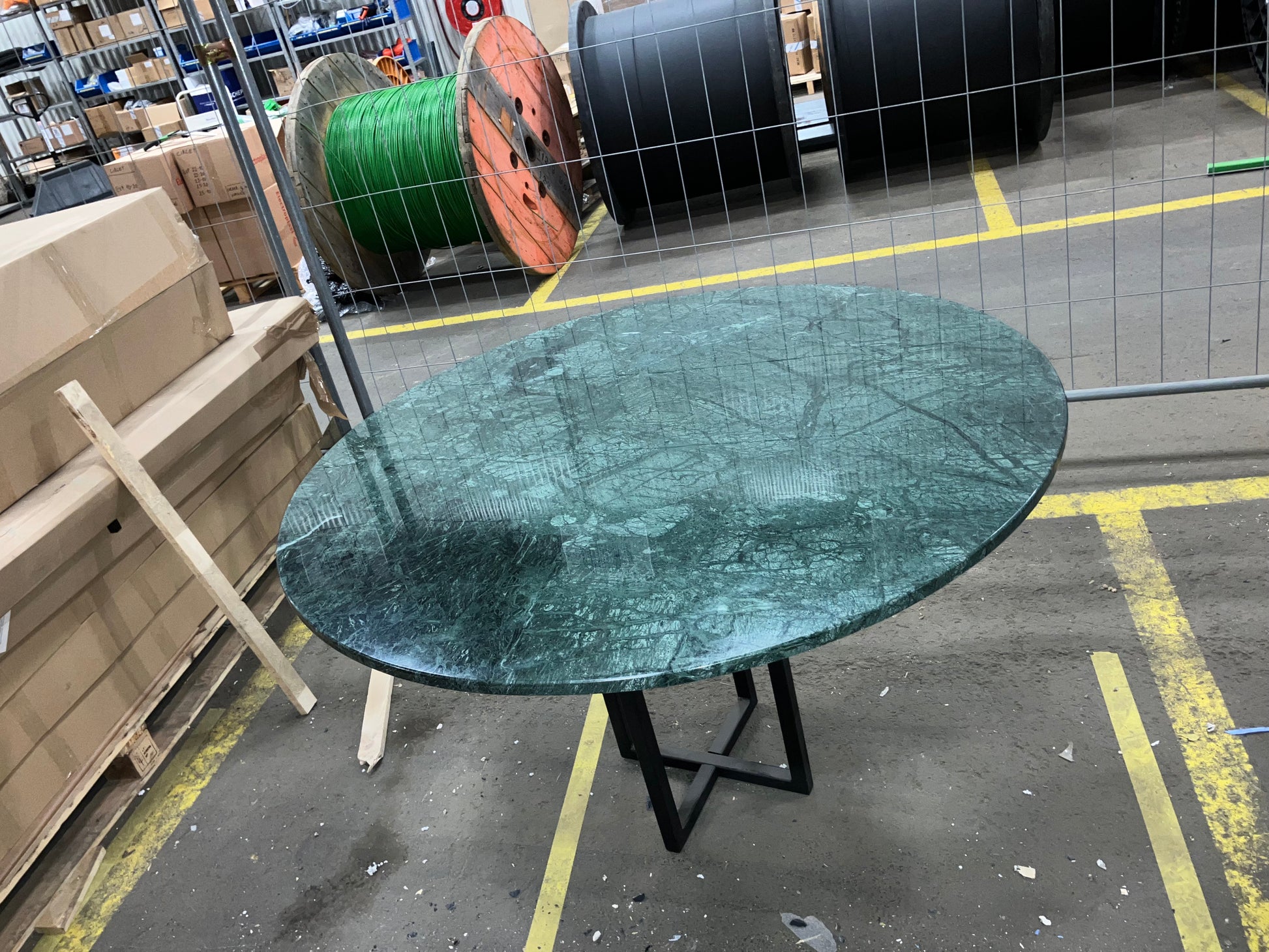 KIYO round dining table - India Green marble (Outlet Ø 120 cm)