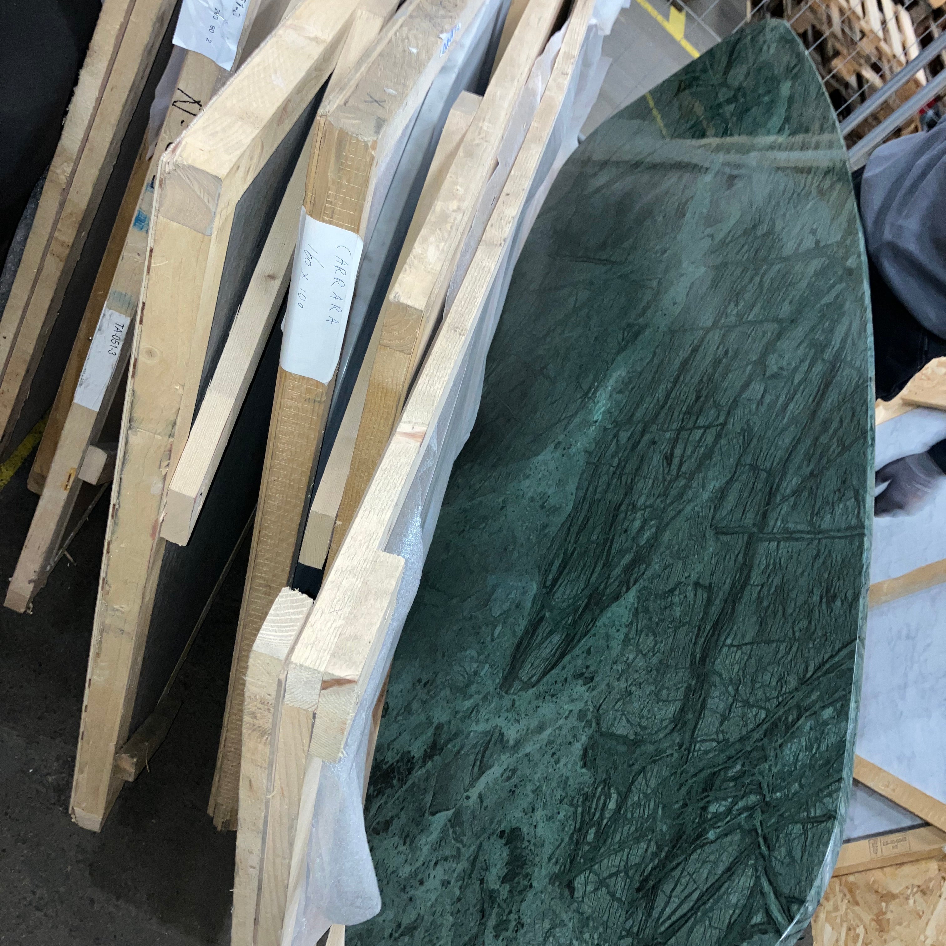Celio Marble Dining Table – India Green (V-frame) (Outlet 240×90)