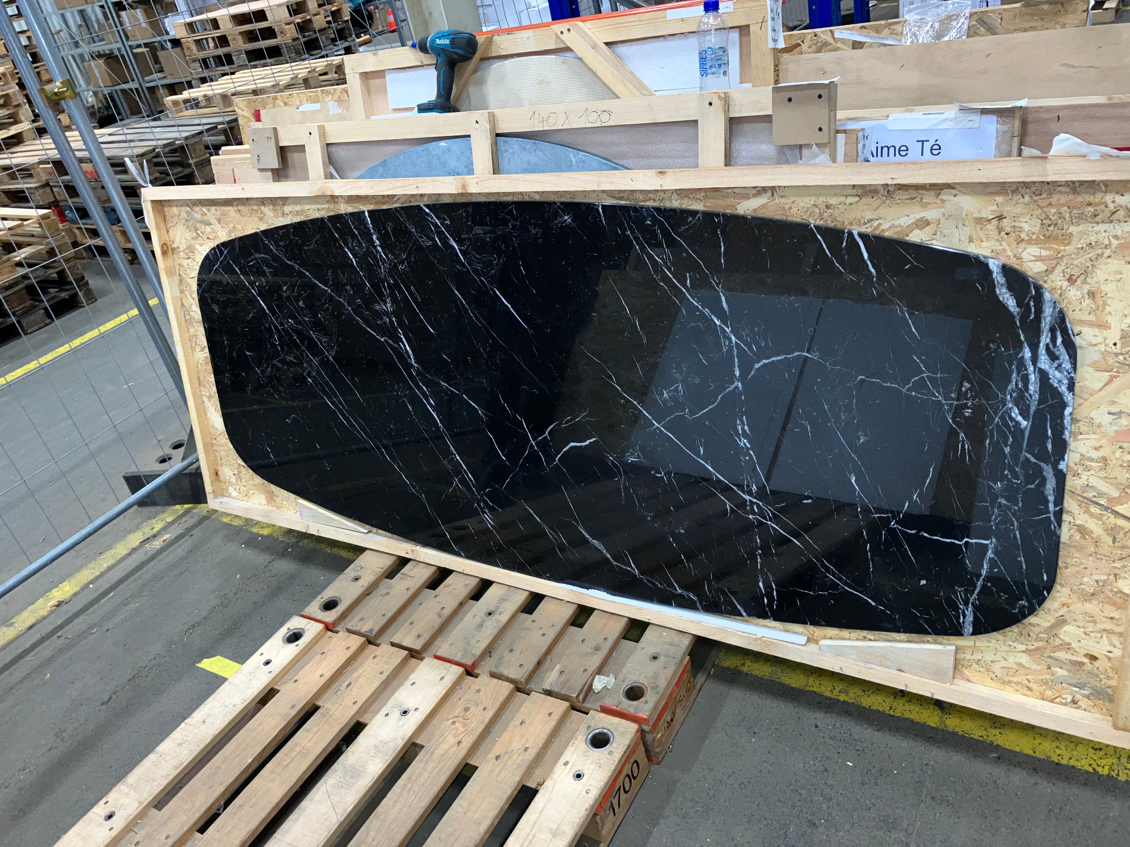 Celio Marble Dining Table – Nero Marquina black (V-frame) (Outlet 220×90)