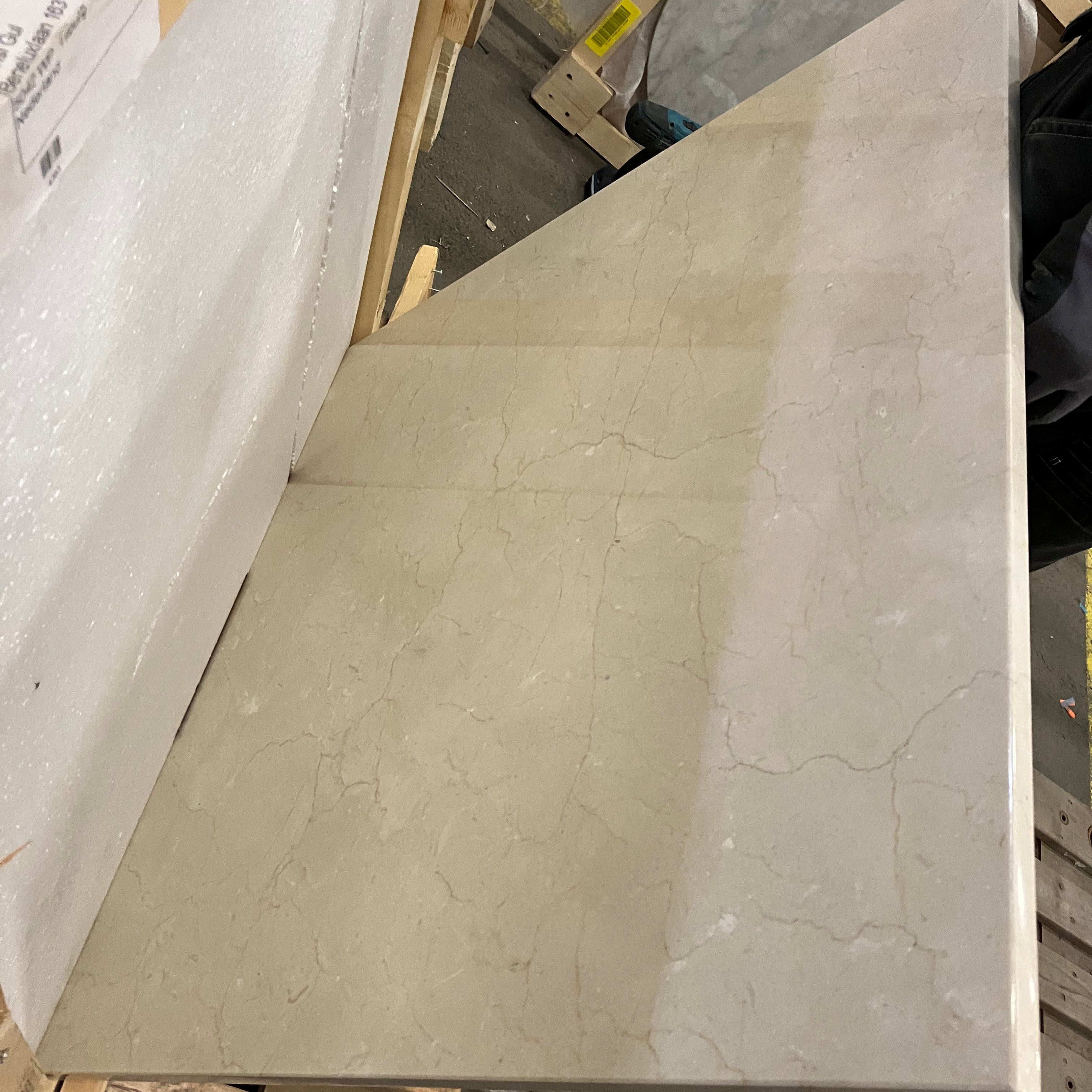 Square Marble Coffee Table – Crema Marfil beige (Outlet 80×80)